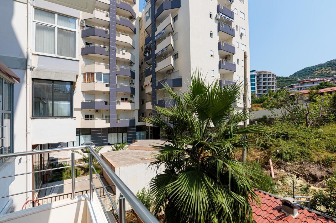 Hotel Aglon Vlorë Esterno foto