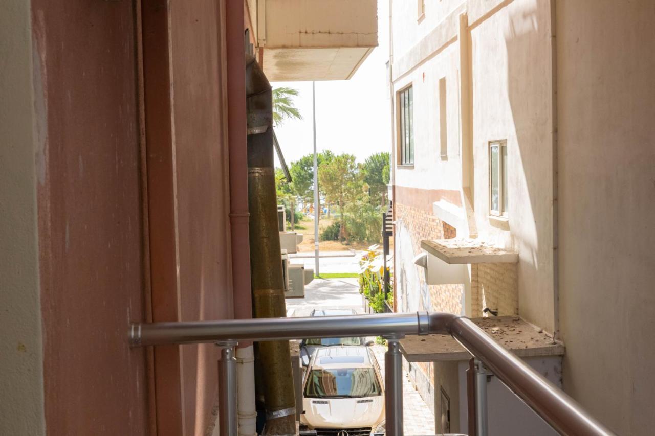 Hotel Aglon Vlorë Esterno foto