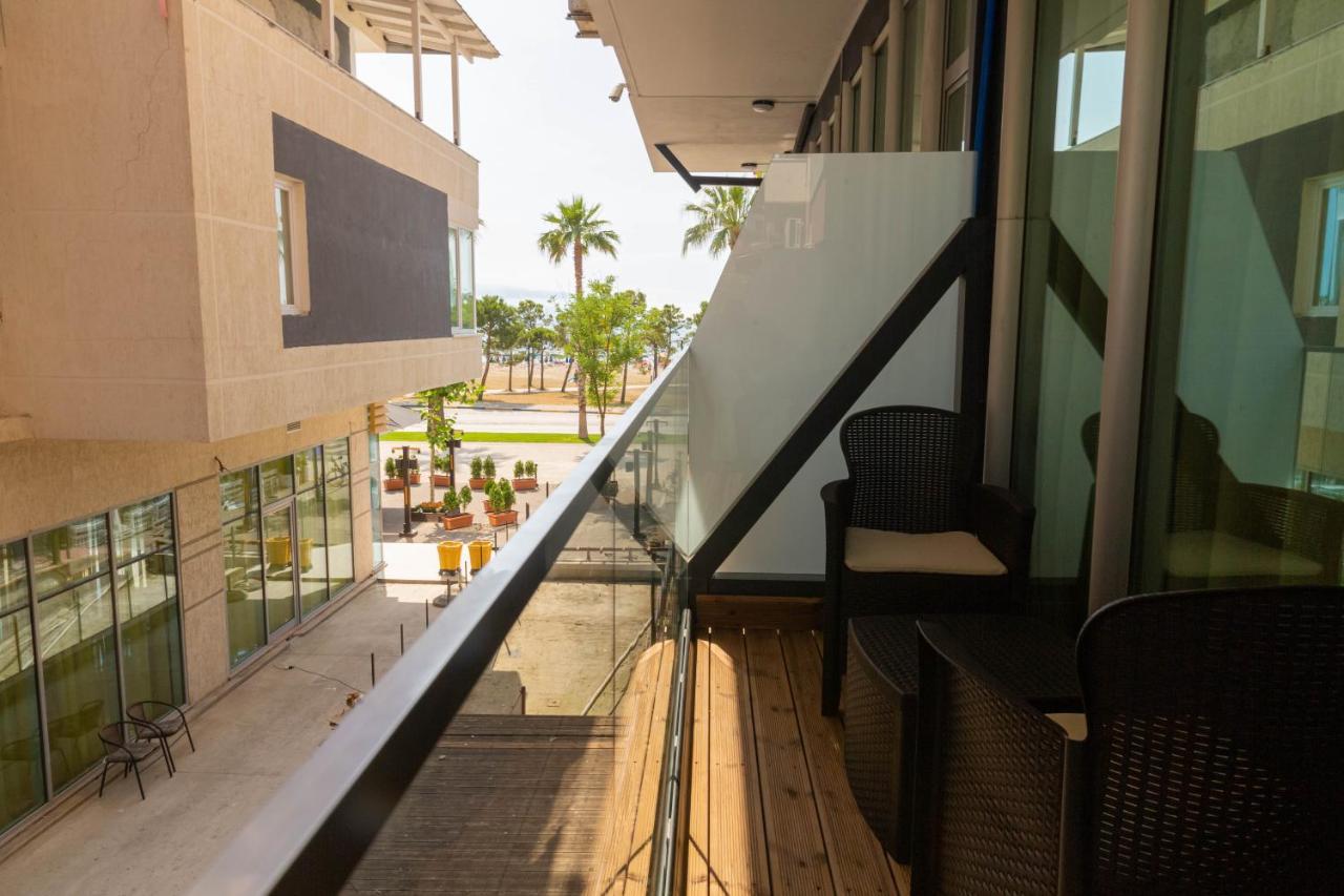 Hotel Aglon Vlorë Esterno foto