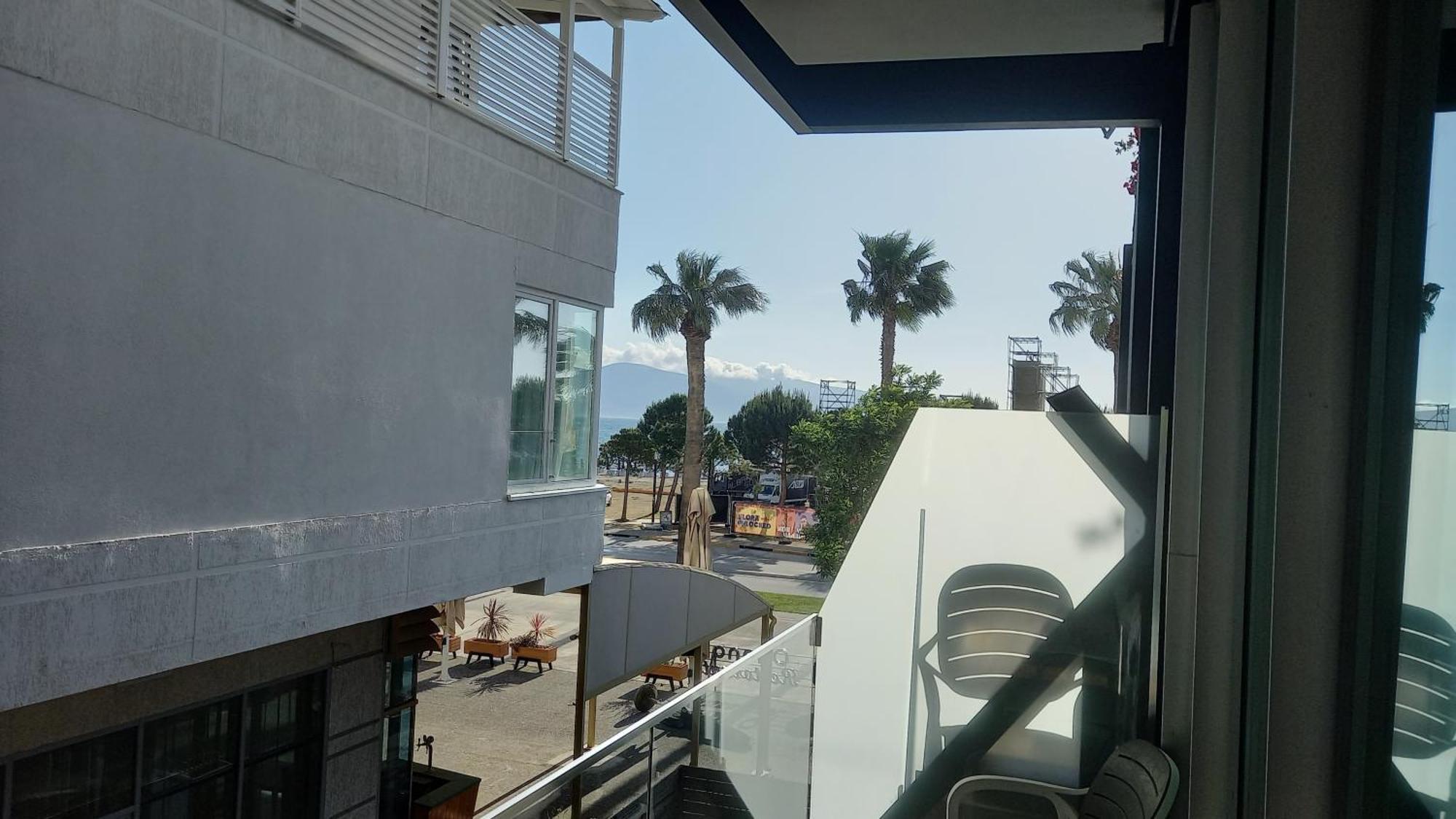 Hotel Aglon Vlorë Esterno foto