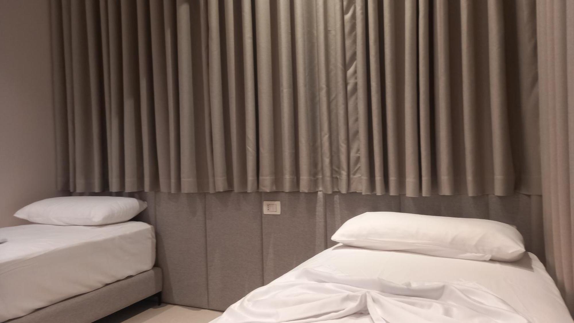 Hotel Aglon Vlorë Esterno foto